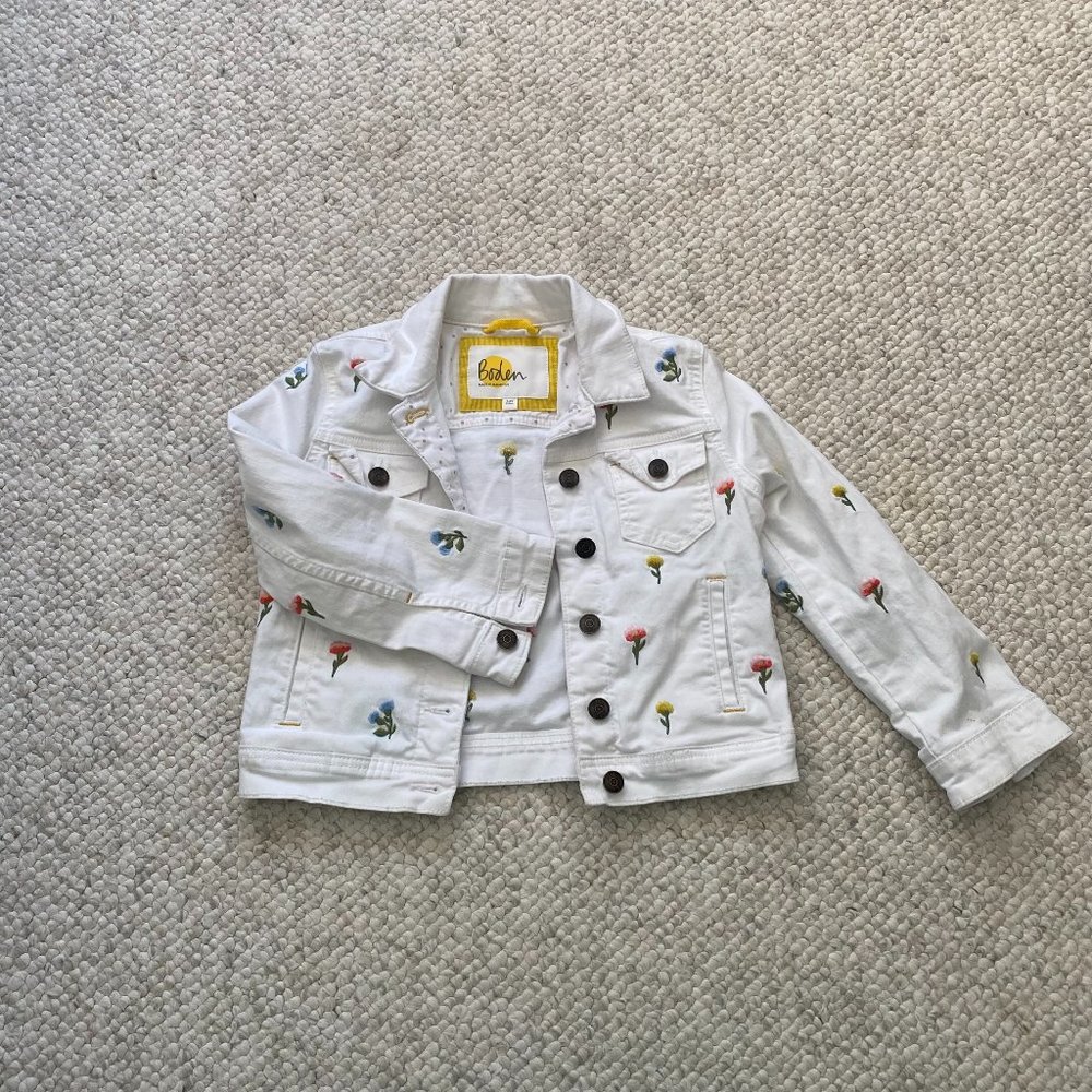 Mini Boden Floral Embroidered White Denim Jacket, size 7/8